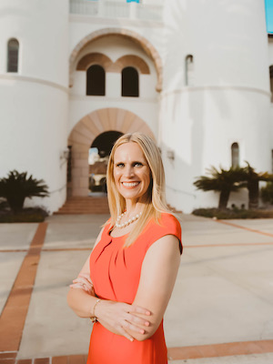 Headshot of Kaye Sweetser, Ph.D, APR+M, Fellow PRSA